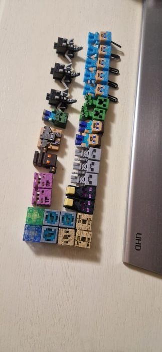 Меняю и продаю фигурки майнкрафт