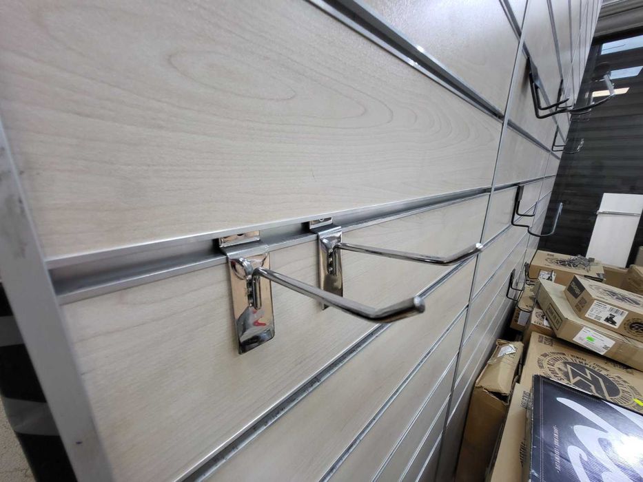 Стелажни стени за магазин