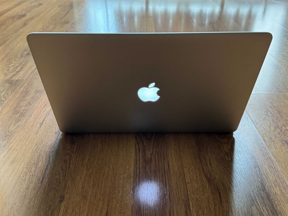 15.4' Retina Core i7 Apple MacBook Pro Mid 2015 16GB RAM/512GB SSD/Iris Pro/Бат. 6ч.