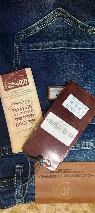 Продам джинсы подростковые на мальчика