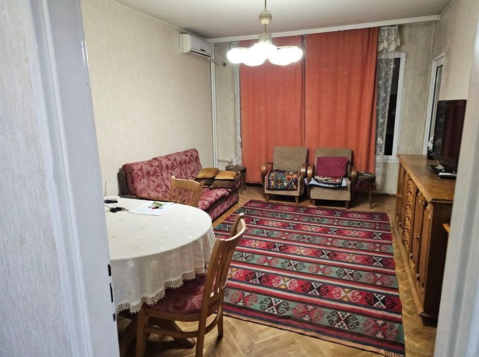 Дава се под наем Двустаен апартамент в София, Света Троица - 75 кв.м за 425 € - Снимка #1