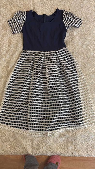 Красивое платье на девочку 8-10 лет