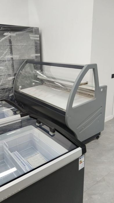 Витринный холодильник