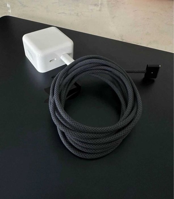 Macbook air m3 15 inch + original karobka + 7 oy apple garantiyasi