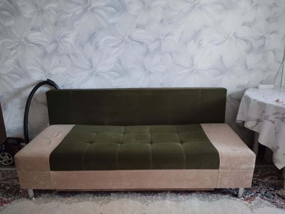 Продам диван в отличном состояний