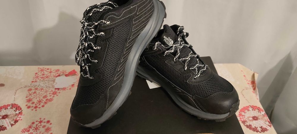 Маратонки The North Face