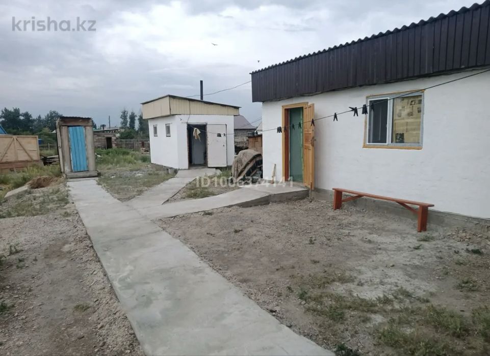 Продам дом  частное зимой теплый  на бобровке 2 дача