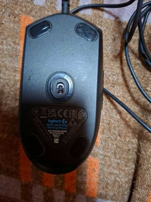 Mouse Logitech G203 Negru ( 1 buc) si Alb ( 1 buc )