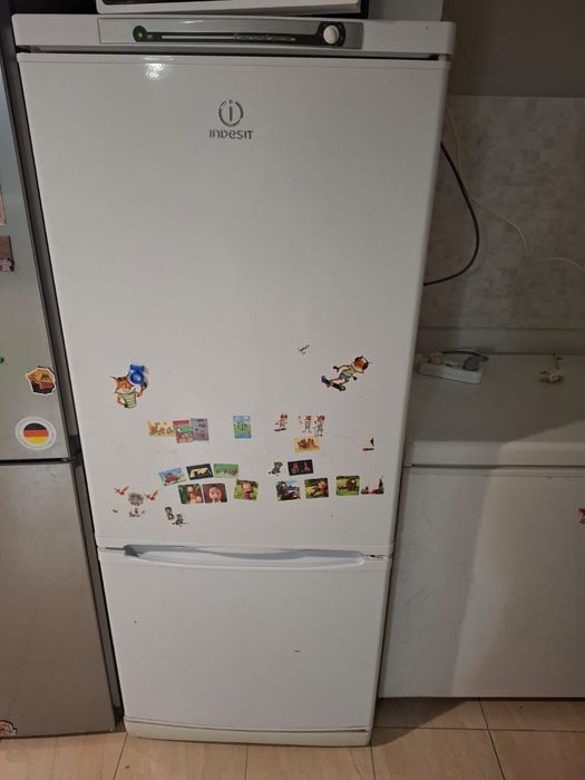 Холодильник Indesit