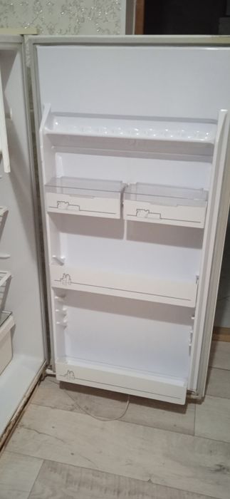 Холодильник Бирюса