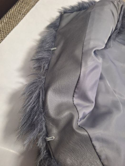 Vestă pufoasă de blană artificială gri