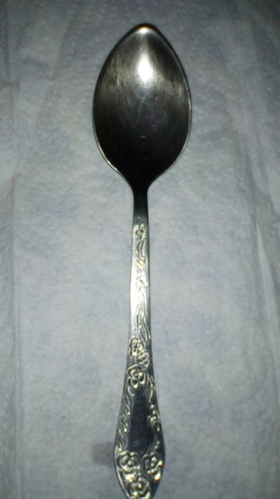 Лъжички 1 бр.-1,00 лв. и котле.