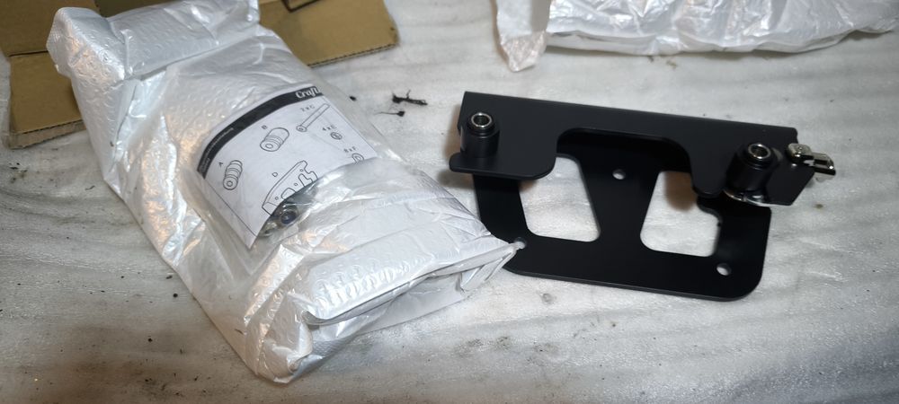 Странични стойки за куфари със бърз монтаж/демонтаж.