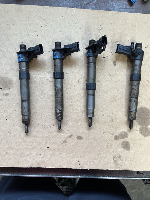 Injector Mitsubishi Outlander Facelift 2.2 D 2009 -2012 cod 0445115025