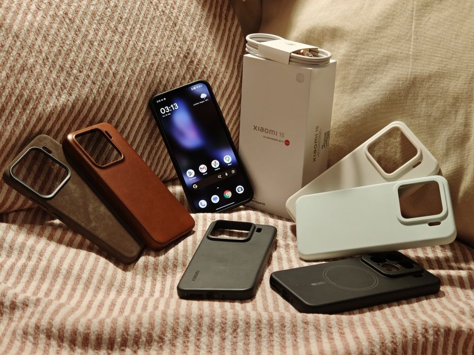 Xiaomi 15 (512Gb) Set + Multe Accesorii (7 huse + 7 folii de protecție)