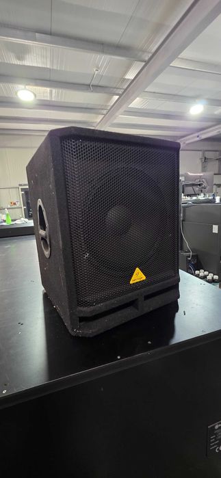 Set Behringer Boxe active + Mixer + LED lights + Microfoane + FUM