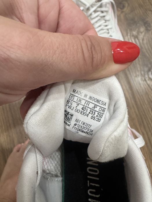 Продам кроссовки оригинал