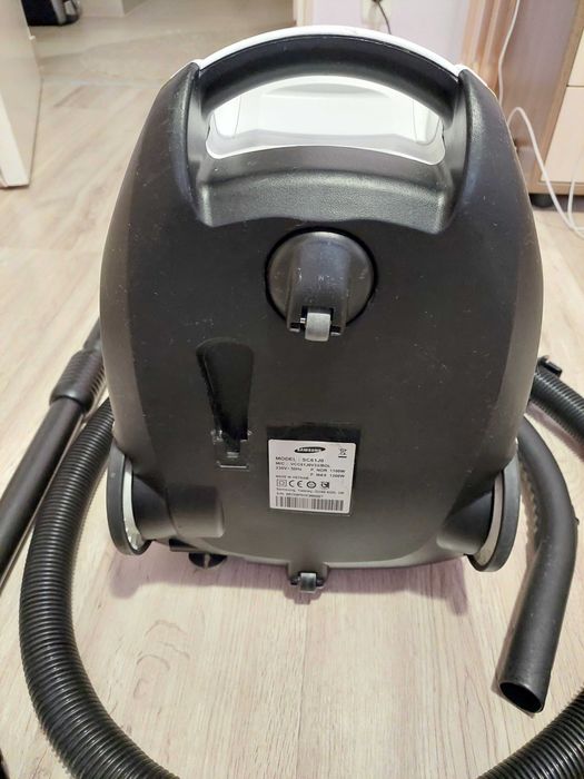Aspirator Samsung ca nou atat ca aspect cat si ca functionare.