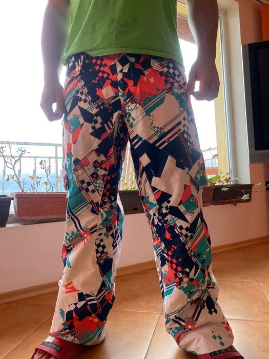 Сноуборд якета и панталони на ниски цени