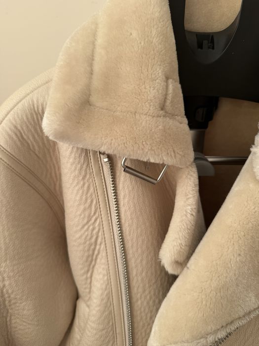 Яке от экокожа. Златисто бежево