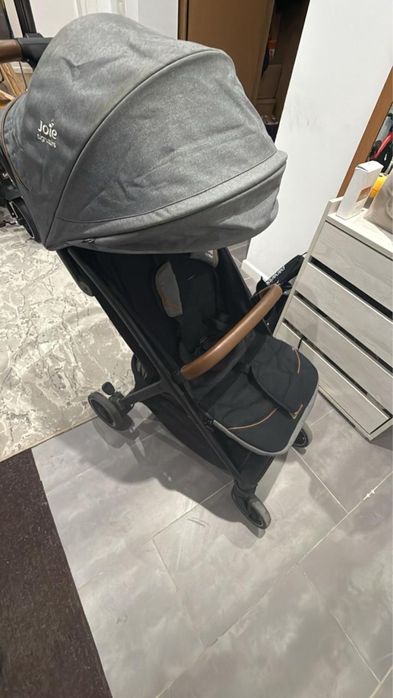 Коляска детское jolie.