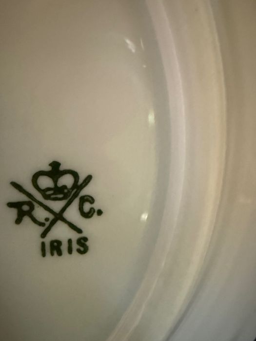 120 годишен Rosenthal Iris- сервиз за хранене за 14 човека