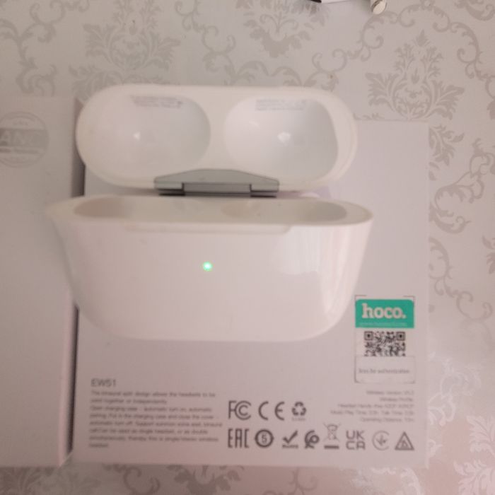 Отдам кейс зарядный Hoso EW51