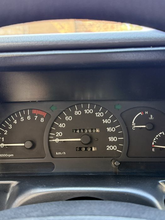 Nexia 1 sotiladi 4.600$