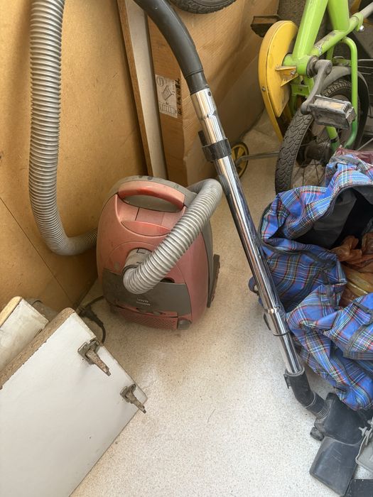 Пылесос, ковер. ТекстильРаздаем разные вещи