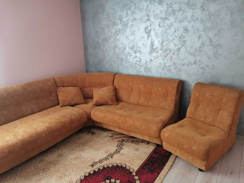 Ъглова холна гарнитура и топ матрак