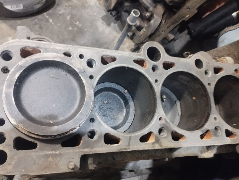 Блок Ауди 2 литра