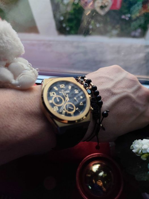 Ceas police negru auriu