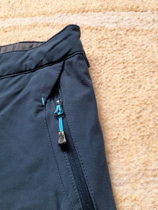 The north face дамски панталон M размер.