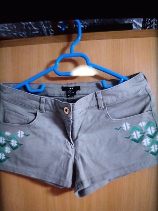 Pantaloni scurți damă
