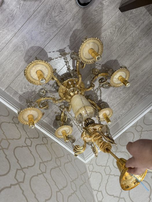 Люстра для гостиной.