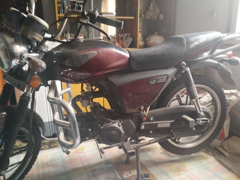 Продам мотоцикл поч новый