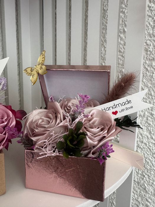 Подаръчни кутийки и букети ръчно направени