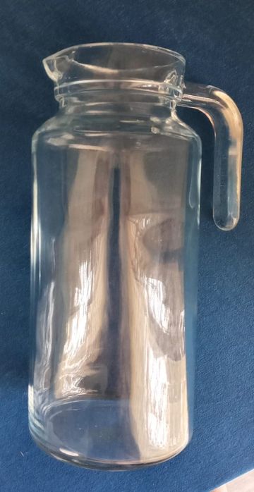 Стеклянный кувшин /графин б/у