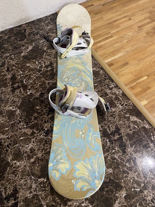 Продам сноуборд с ботинками