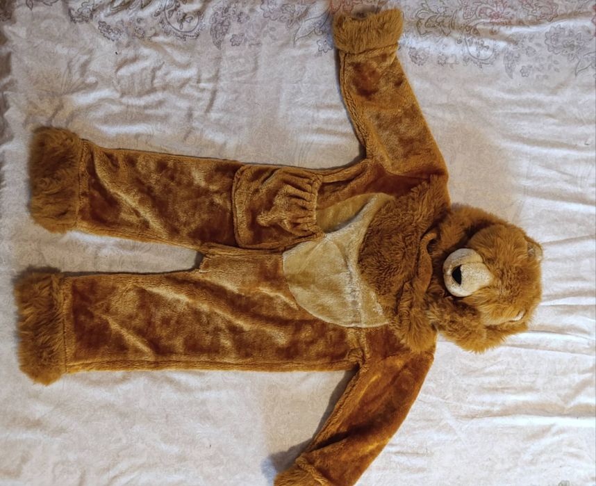 Детски  костюми .