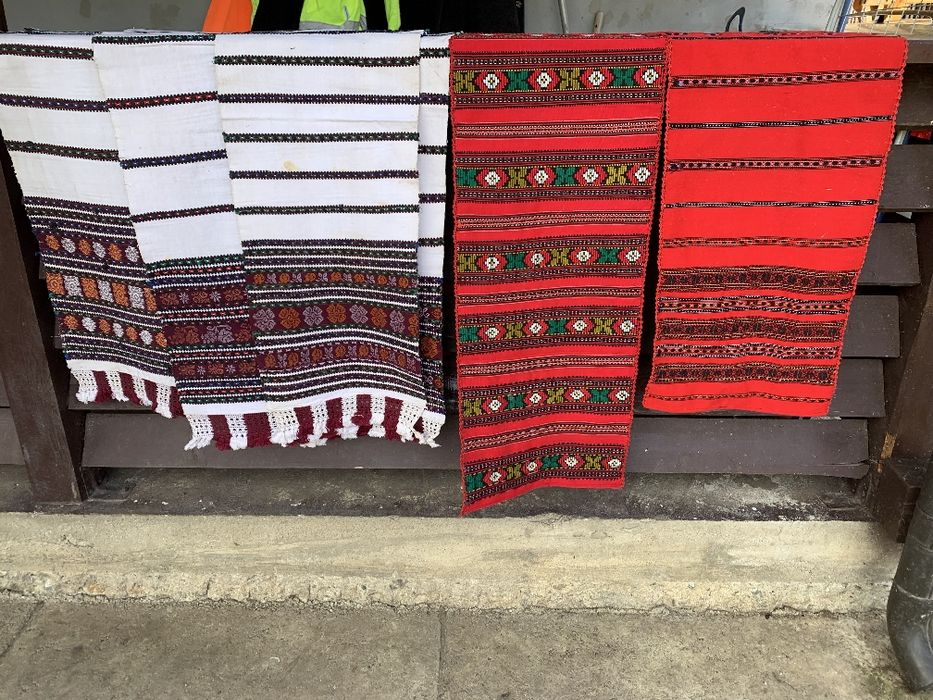 Vând cuverturi tesute