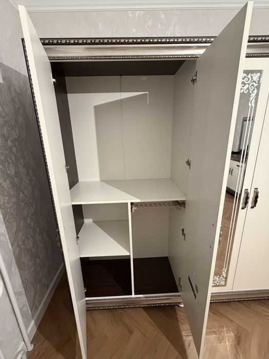 Срочно продам шкаф для спальни