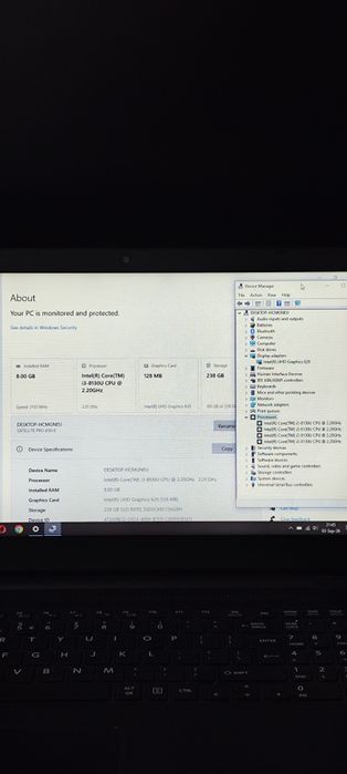Vând laptop i3 8 GB ram DDR4 SSD M.2 cu 9 jocuri instalate perfect funcțional