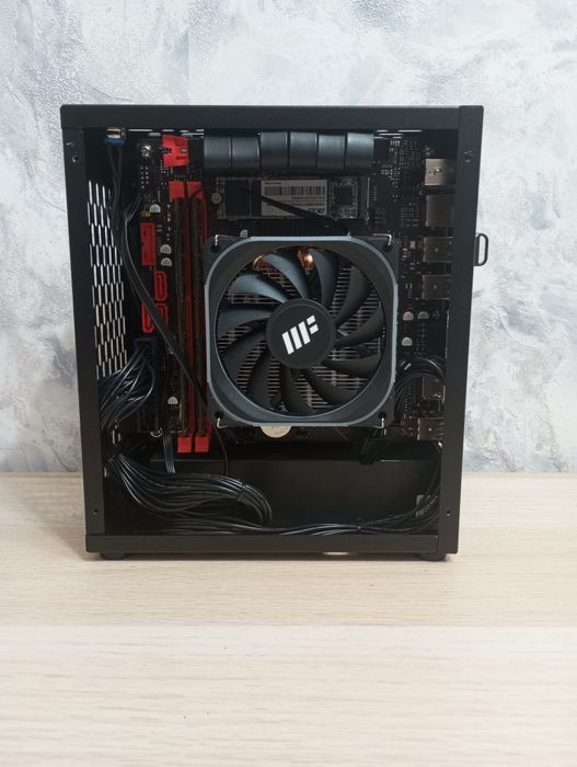 Черный MINI ITX на intel®