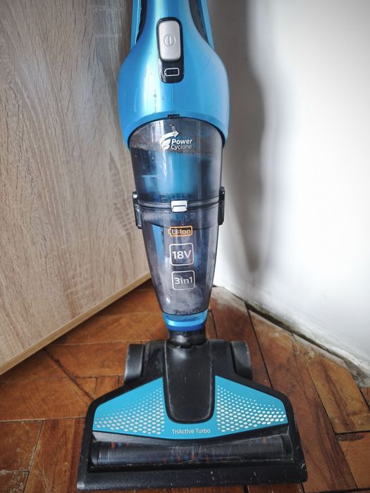 Безкабелна прахосмукачка Philips PowerPro Aqua