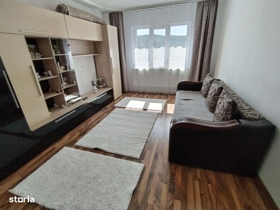 Apartament cu 2 camere spre închiriere.