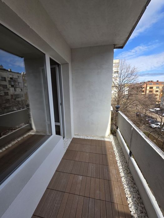 Ремонтиран тристаен апартамент в ж.к. Дружба 1!