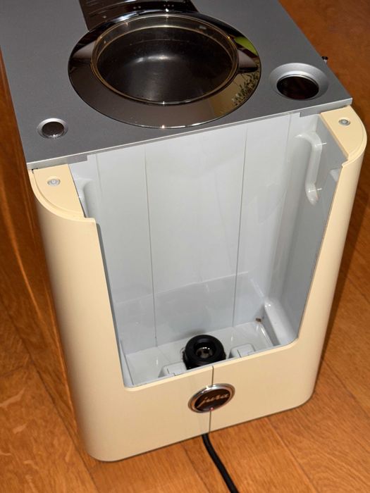 Jura ena 5 Кафеавтомат за дома и офиса.