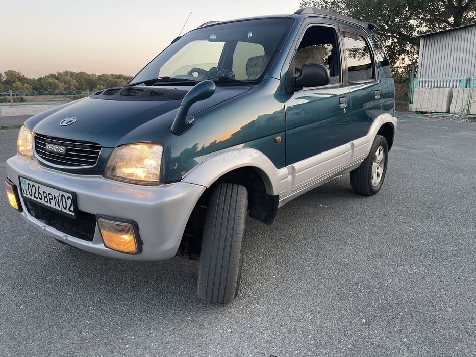 Автомобиль тойта териус 1999