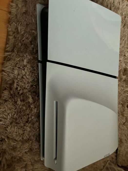 Продавам PlayStation 5